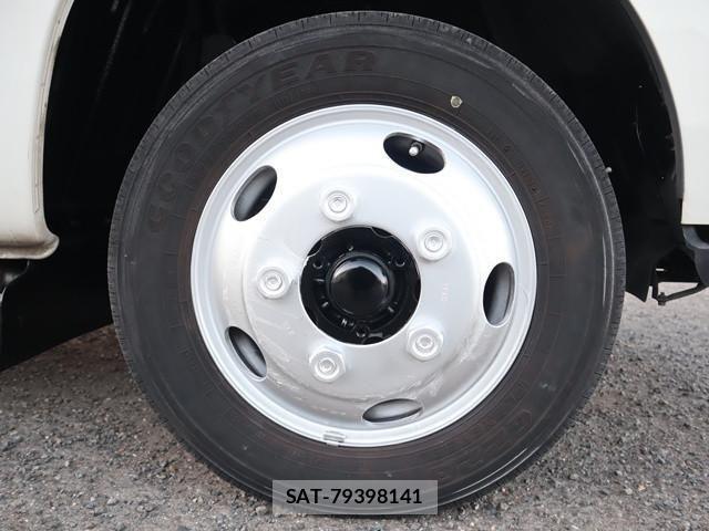 Toyota TOYOACE 2016-05 1746465-21
