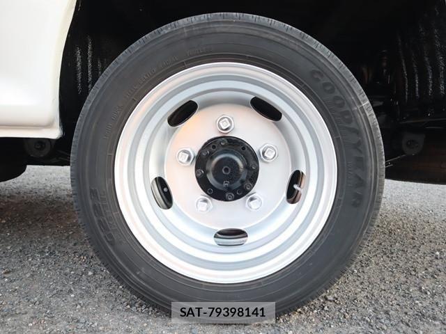 Toyota TOYOACE 2016-05 1746465-25
