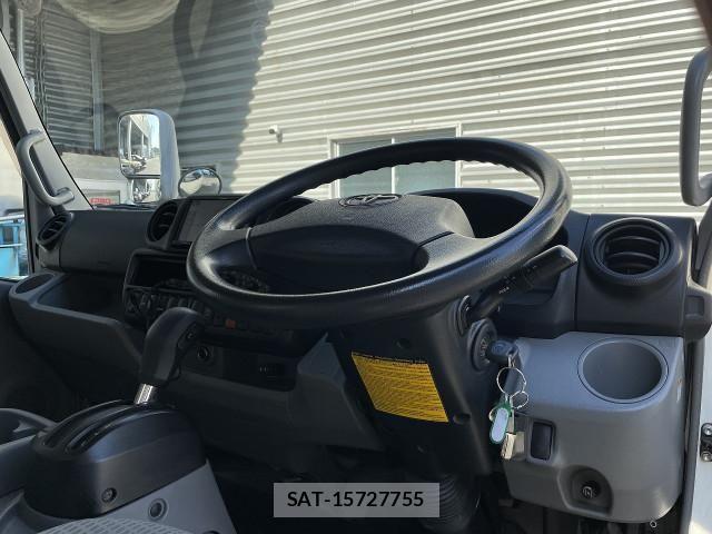 Toyota TOYOACE 2013-09 1746454-14