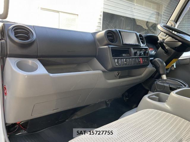 Toyota TOYOACE 2013-09 1746454-18