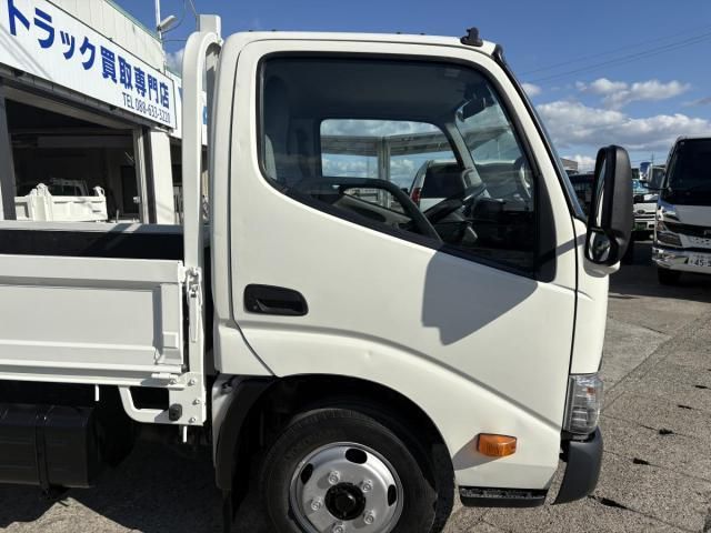 Toyota TOYOACE 2018-11 2197827-15