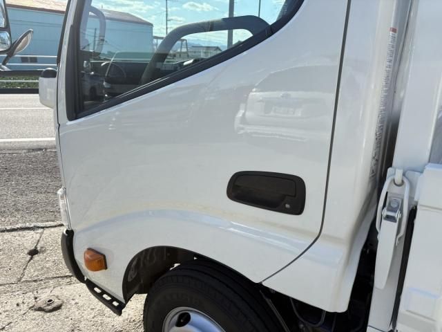 Toyota TOYOACE 2018-11 2197827-20