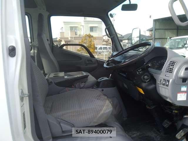 Toyota TOYOACE 2015-08 3778639-11