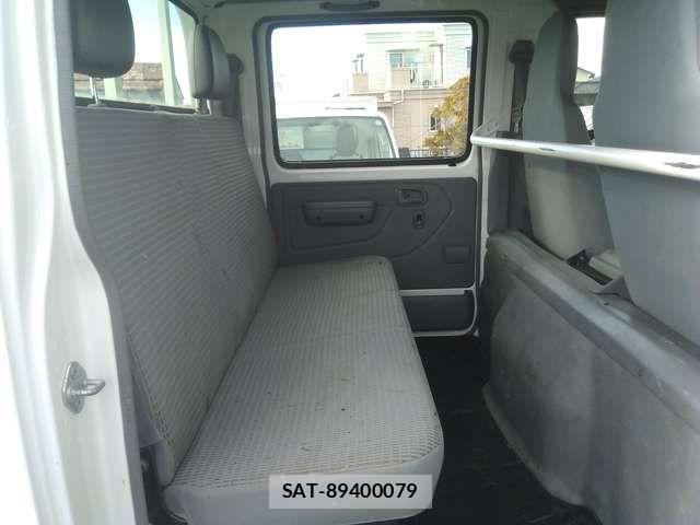Toyota TOYOACE 2015-08 3778639-13