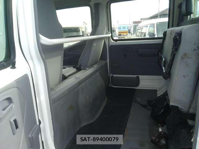 Toyota TOYOACE 2015-08 3778639-14