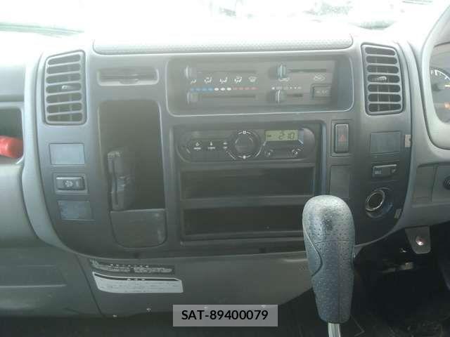 Toyota TOYOACE 2015-08 3778639-17