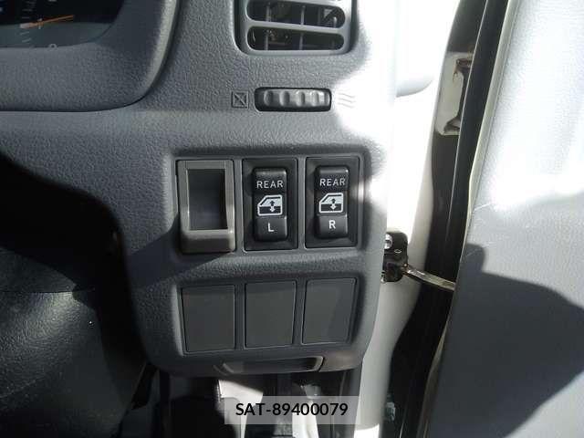 Toyota TOYOACE 2015-08 3778639-18