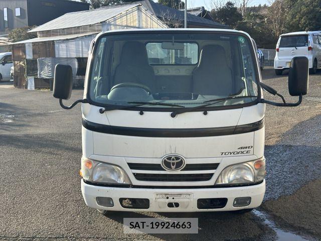 Toyota TOYOACE 2009-12 4111885-1