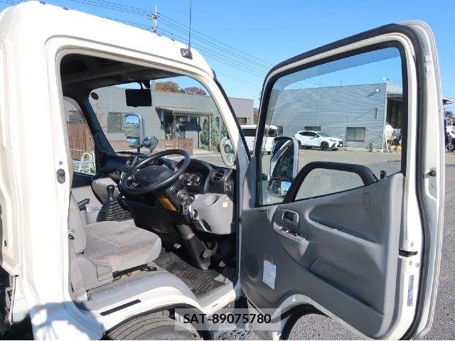 Toyota TOYOACE 2014-07 4991189-15