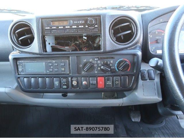 Toyota TOYOACE 2014-07 4991189-20