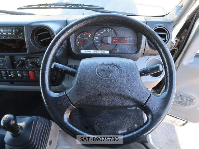 Toyota TOYOACE 2014-07 4991189-21
