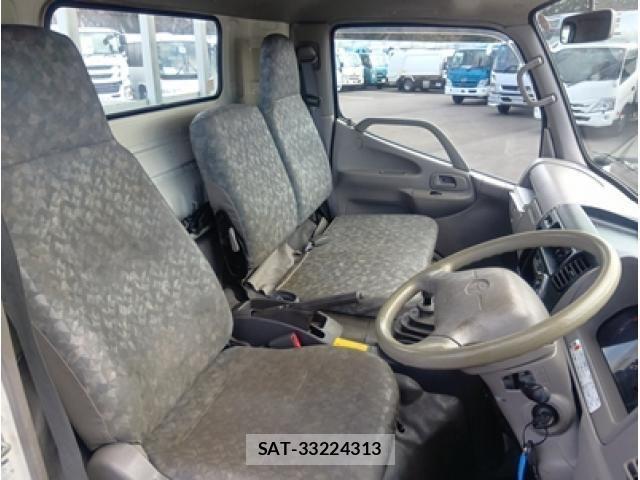 Toyota TOYOACE 2010-01 5881115-18
