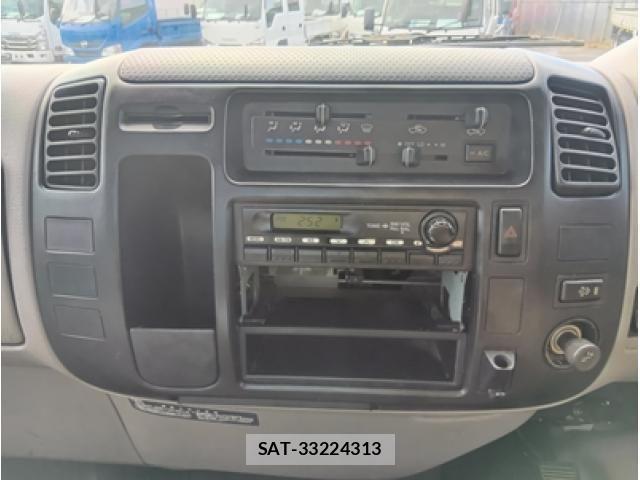 Toyota TOYOACE 2010-01 5881115-21