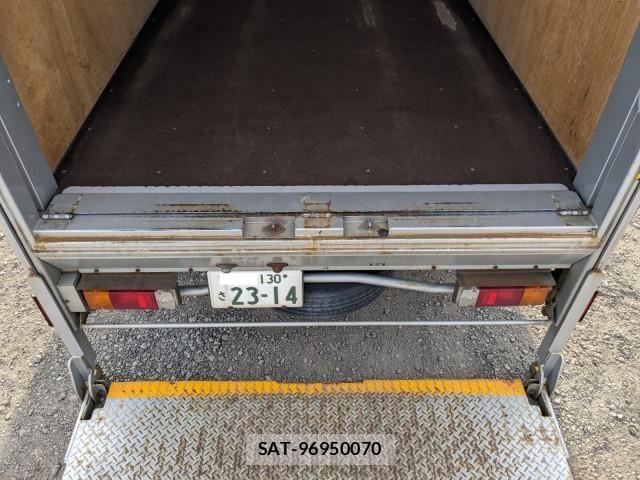 Toyota TOYOACE 2019-04 5881136-11