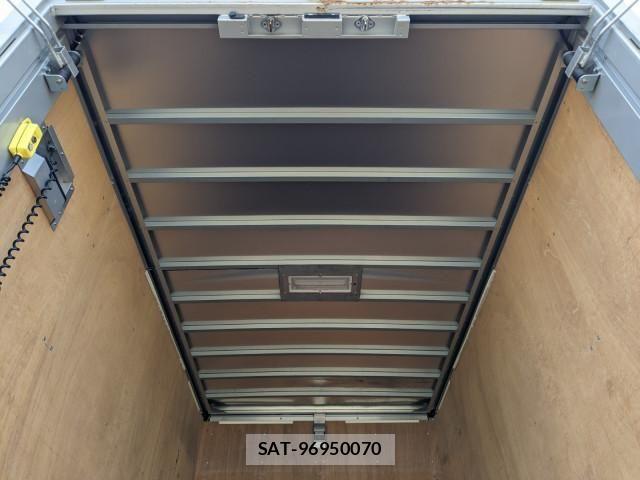 Toyota TOYOACE 2019-04 5881136-14