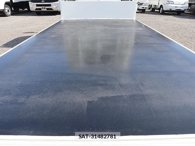 Toyota TOYOACE 2019-03 5881114-10