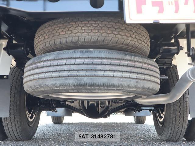 Toyota TOYOACE 2019-03 5881114-18