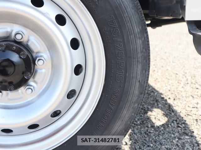 Toyota TOYOACE 2019-03 5881114-19