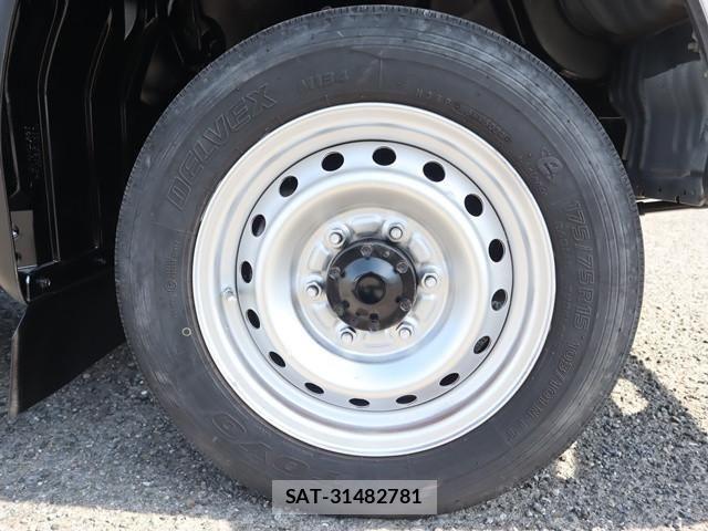 Toyota TOYOACE 2019-03 5881114-20