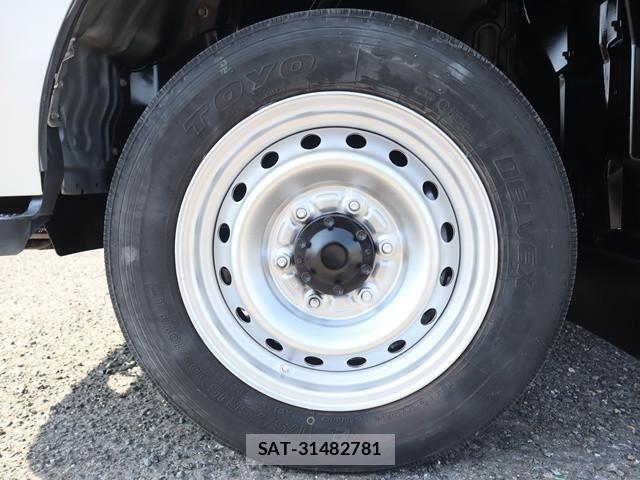 Toyota TOYOACE 2019-03 5881114-23