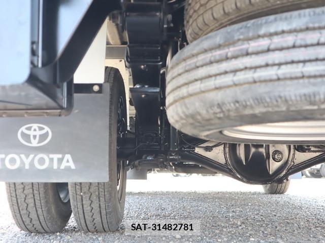 Toyota TOYOACE 2019-03 5881114-25