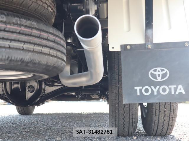 Toyota TOYOACE 2019-03 5881114-26