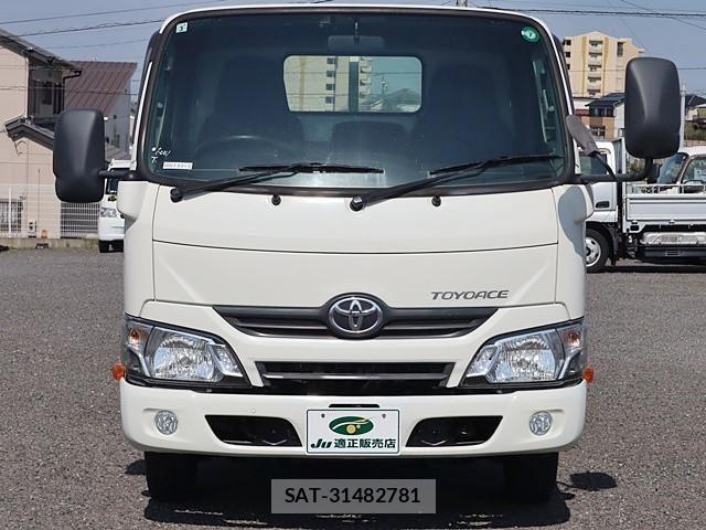 Toyota TOYOACE 2019-03 5881114-2