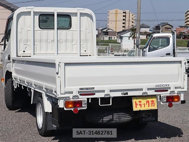 Toyota TOYOACE 2019-03 5881114-6