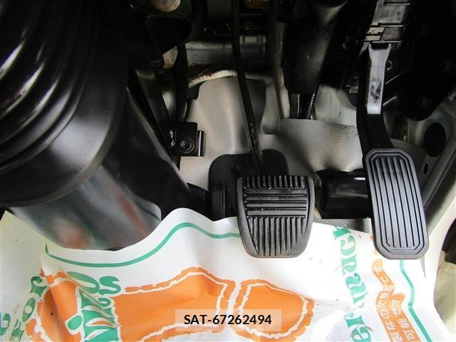 Toyota TOYOACE 2013-04 5881127-12