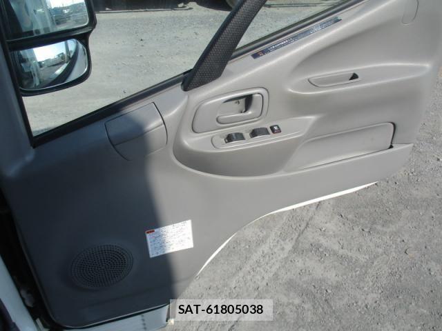 Toyota TOYOACE 2018-03 5881135-24