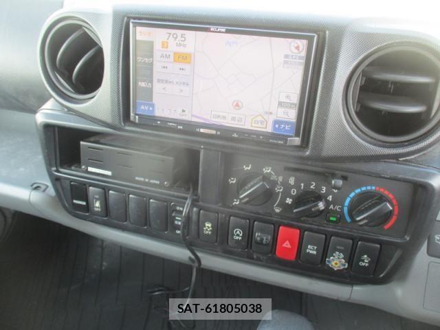 Toyota TOYOACE 2018-03 5881135-27