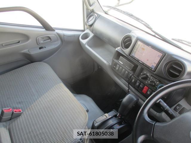 Toyota TOYOACE 2018-03 5881135-29