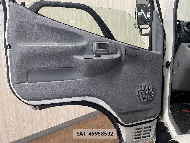 Toyota TOYOACE 2018-03 5881110-12