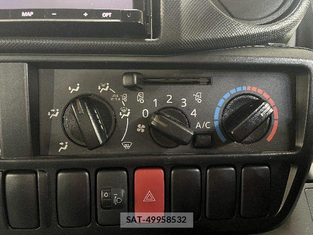 Toyota TOYOACE 2018-03 5881110-14