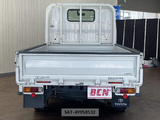 Toyota TOYOACE 2018-03 5881110-17