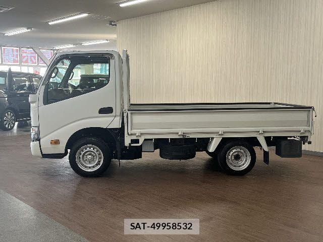 Toyota TOYOACE 2018-03 5881110-5