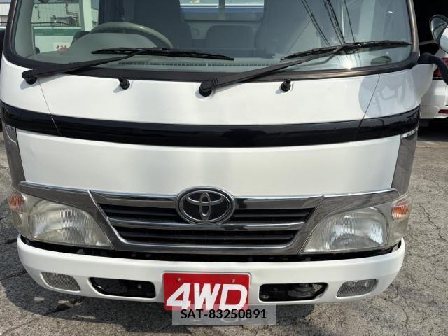 Toyota TOYOACE 2012-03 5881111-10
