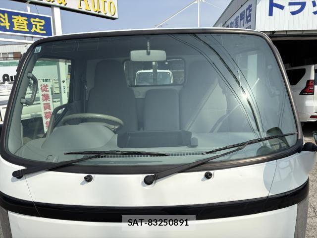 Toyota TOYOACE 2012-03 5881111-11