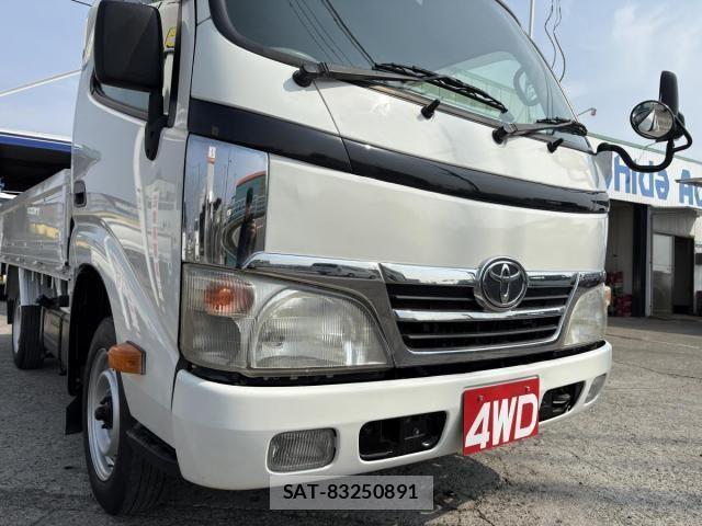 Toyota TOYOACE 2012-03 5881111-13