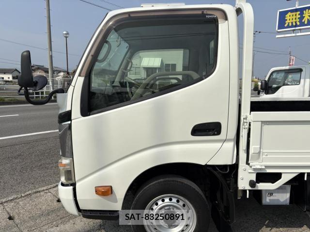 Toyota TOYOACE 2012-03 5881111-17