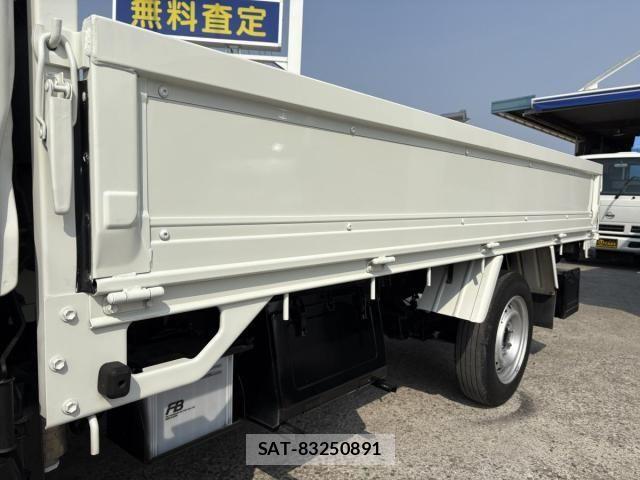 Toyota TOYOACE 2012-03 5881111-21