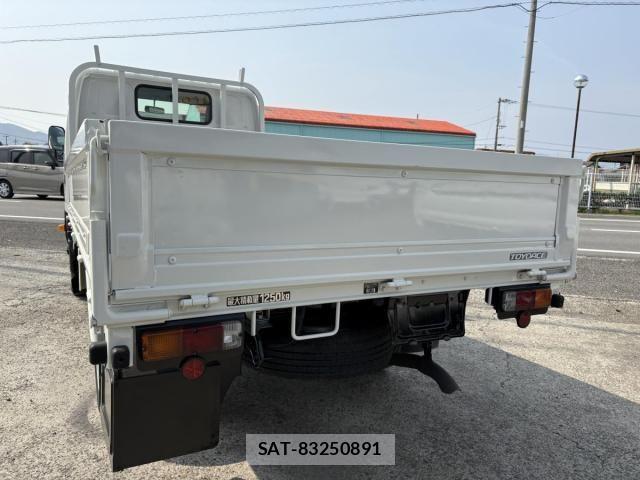Toyota TOYOACE 2012-03 5881111-23