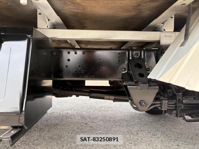 Toyota TOYOACE 2012-03 5881111-27