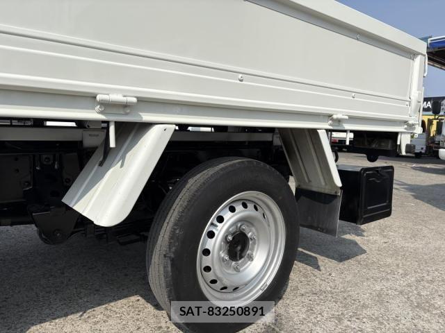 Toyota TOYOACE 2012-03 5881111-28
