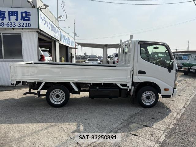 Toyota TOYOACE 2012-03 5881111-3