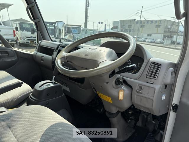 Toyota TOYOACE 2012-03 5881111-5