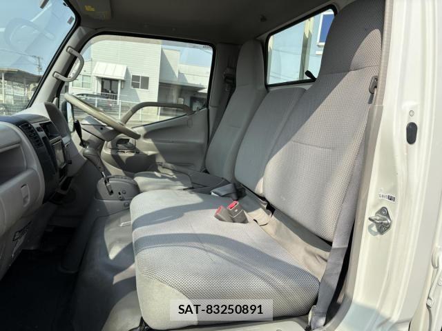 Toyota TOYOACE 2012-03 5881111-6