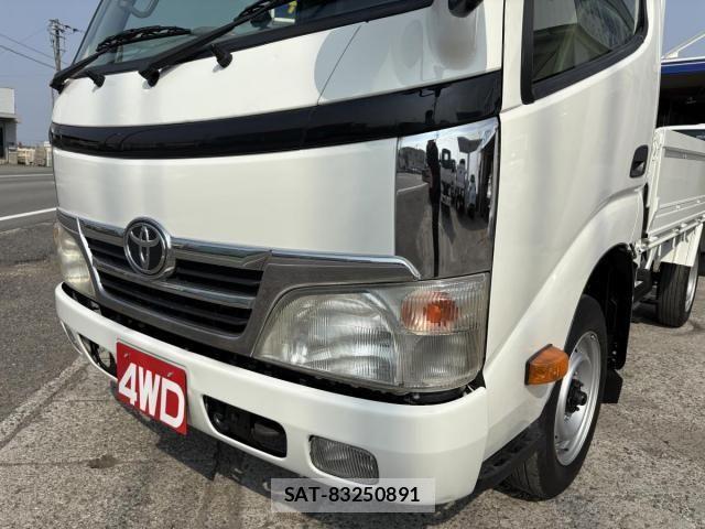 Toyota TOYOACE 2012-03 5881111-8