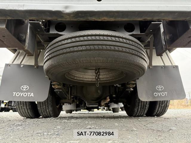 Toyota TOYOACE 2010-03 5881125-10