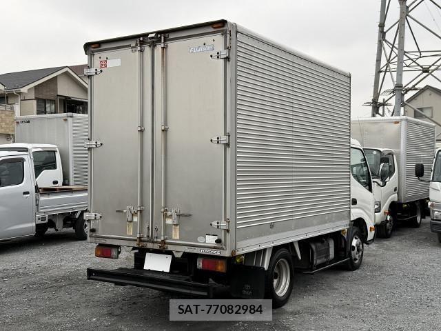 Toyota TOYOACE 2010-03 5881125-1